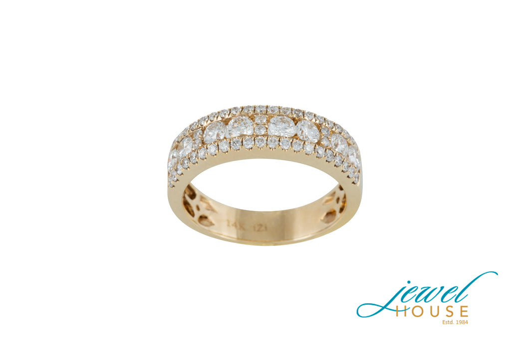CLASSIC STYLE TRIPLE ROW DIAMOND RING IN 14KT YELLOW GOLD
