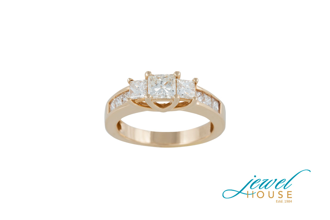 PRINCESS DIAMOND PRONG AND CHANNEL-SET RING IN 14KT YELLOW GOLD
