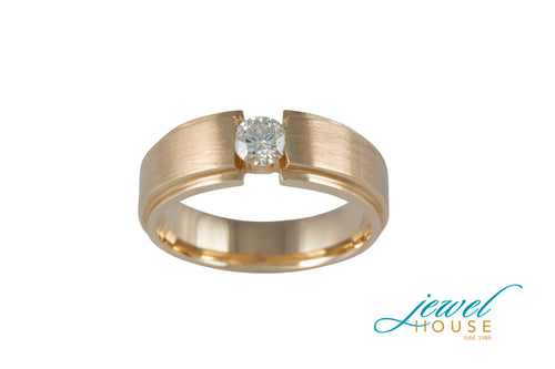 BRUSHED & HIGH FINSIH DIAMOND SOLITAIRE MEN'S RING IN 14KT YELLOW GOLD